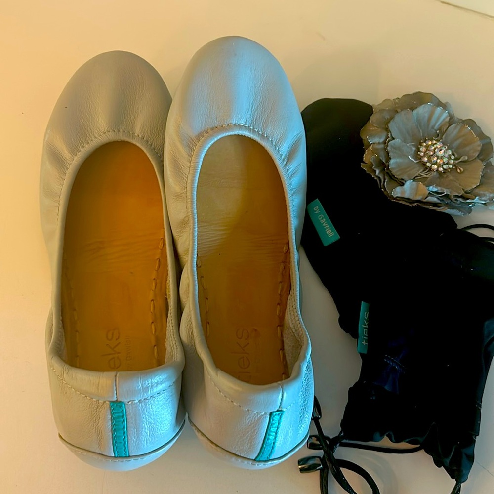 Tieks Women’s Cool Grey Italian Ballet Flats (sz 7) with storage pouches